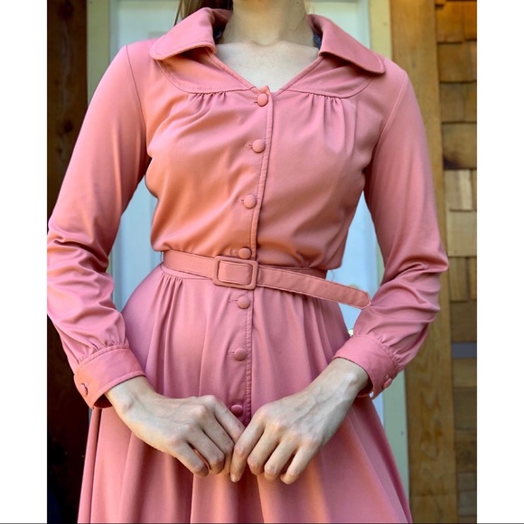 70’s Vintage Peach Pink Collared Button Up Dress - Picture 4 of 10